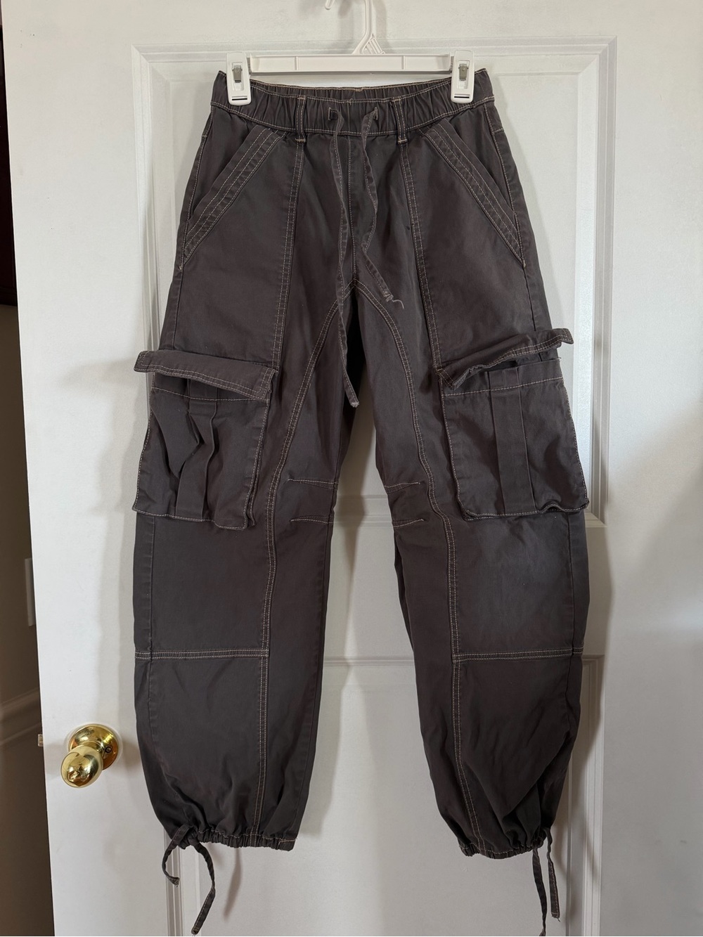 Zara Dark Grey / Charcoal Contrast-Stitch Parachute Cargo Pants Size S / 2